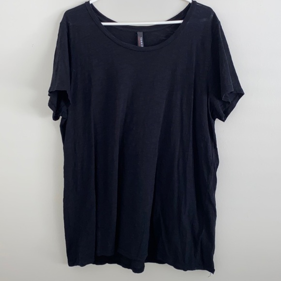 Torrid black T-shirt - Picture 1 of 5